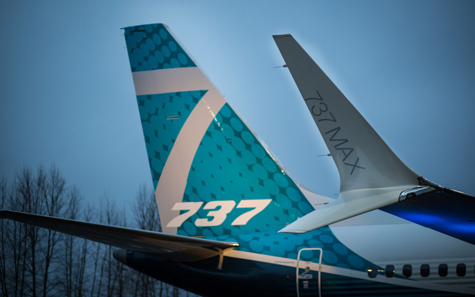 737 MAX 7