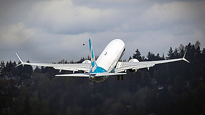 737 MAX 9 Makes its First Flight