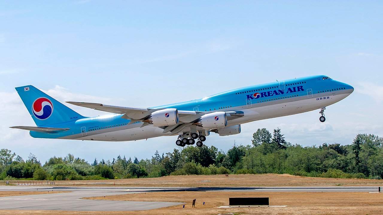 Korean Airlines Receives Their First 747-8 Intercontinental