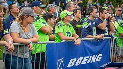 Boeing, Seahawks show off best moves at training camp 