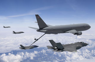 Tanker refueling fighter