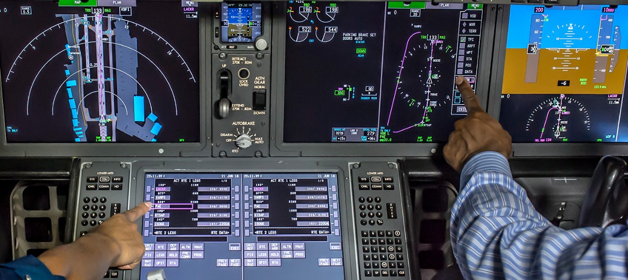 777X flight deck