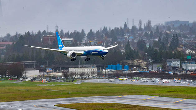 777x first flight landing.