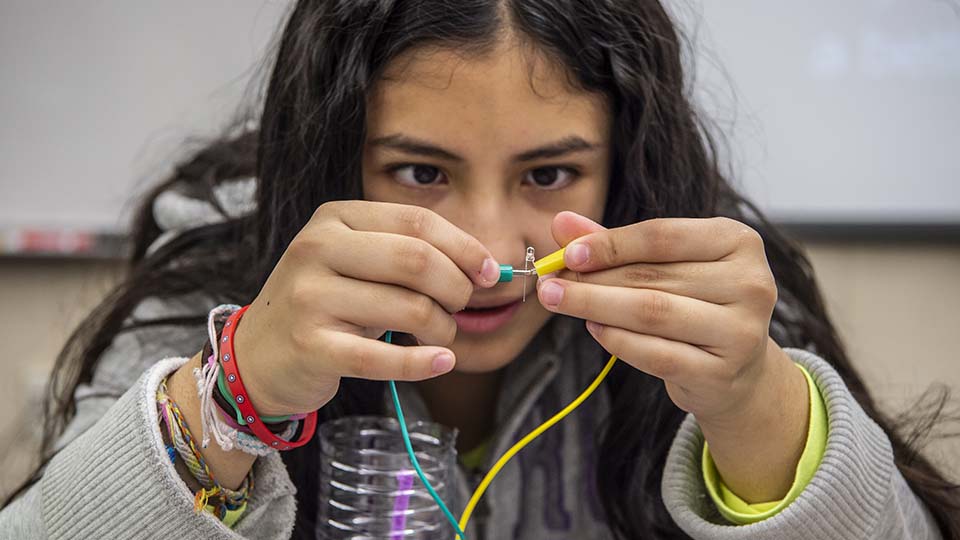 Panther Lake Grade School STEM Activities with Boeing Volunteers