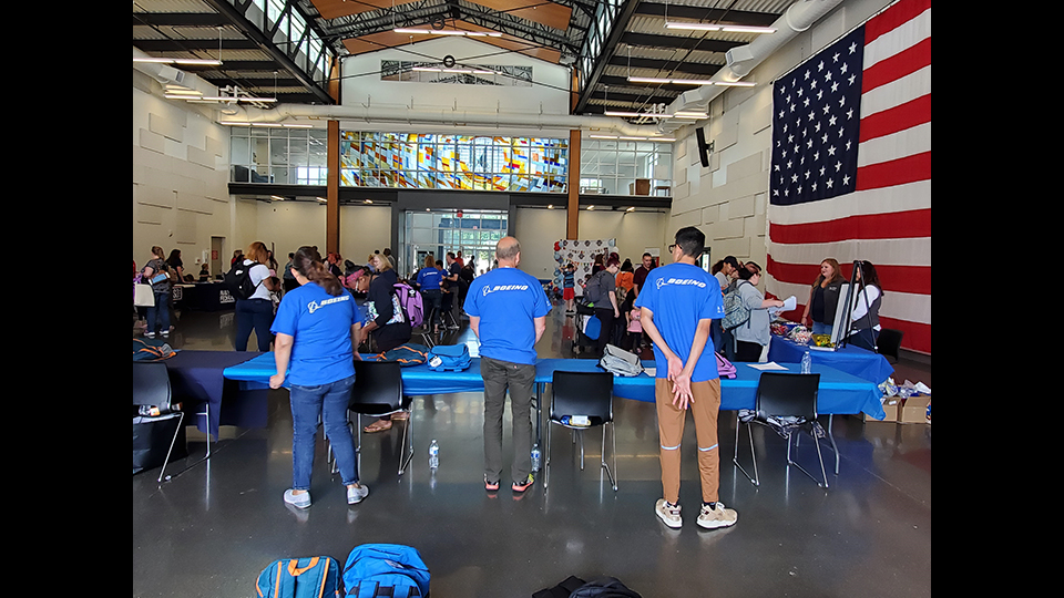Boeing volunteers at Operation Homefront.