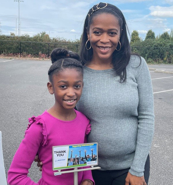 mom and daughter