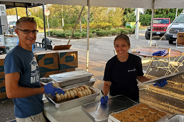 Starliner engineer Liz Poul and her husband, Roman