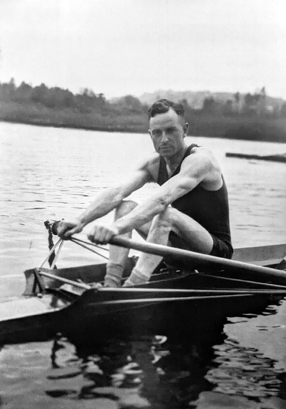 George Pocock in a skull on water