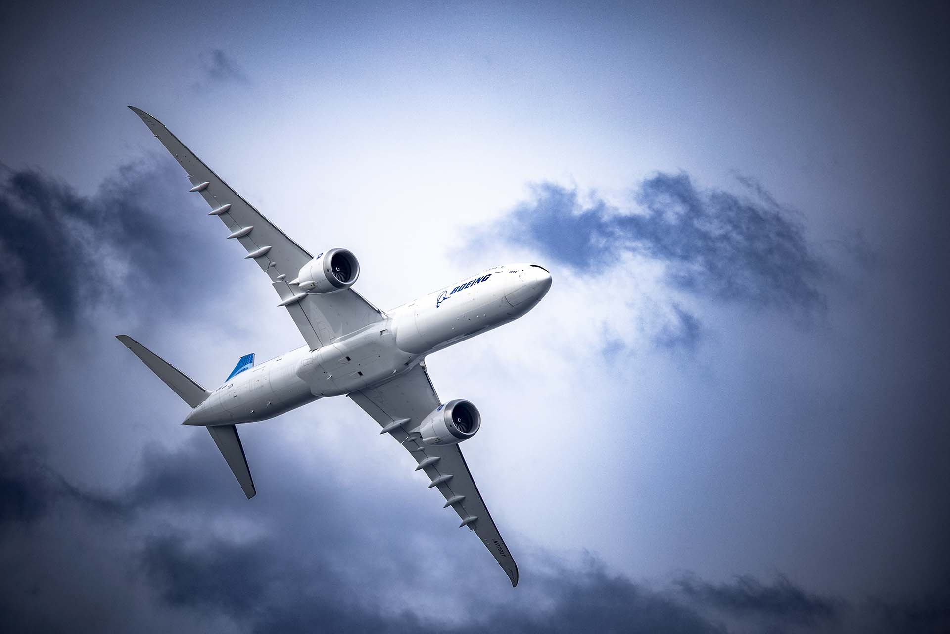 A 777-9 performs a flying display