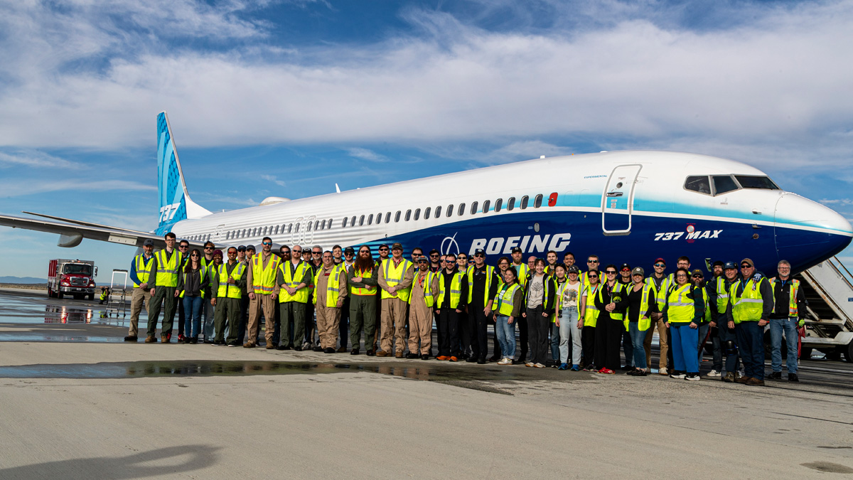 The Boeing Test & Evaluation and 737 MAX Development teams successfully executed two maximum brake energy tests. In both tests, all four brakes survived the maximum energy for the required five minutes before fire crews moved in to douse the heat. (Photo: Scott Dworkin © Boeing) 