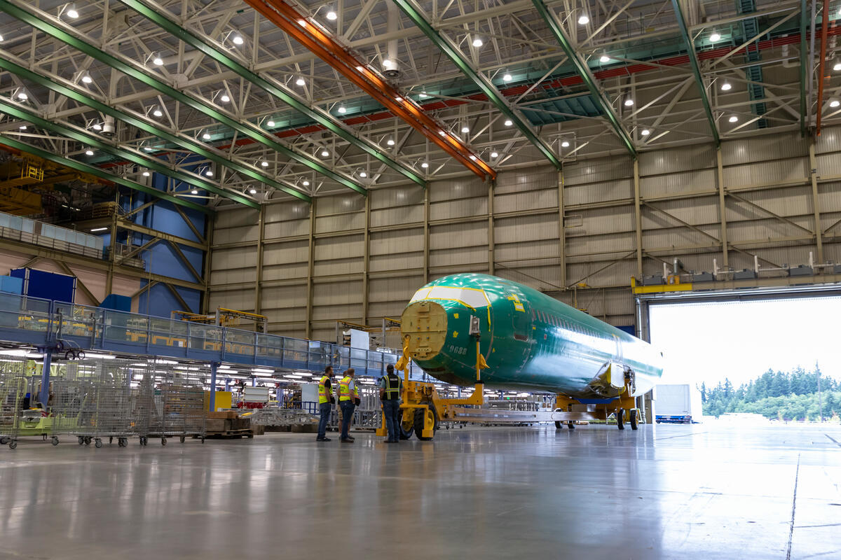 The fuselage of the second-ever 737 to be produced in Everett enters the North Line. (Paul Gordon photo © Boeing) 