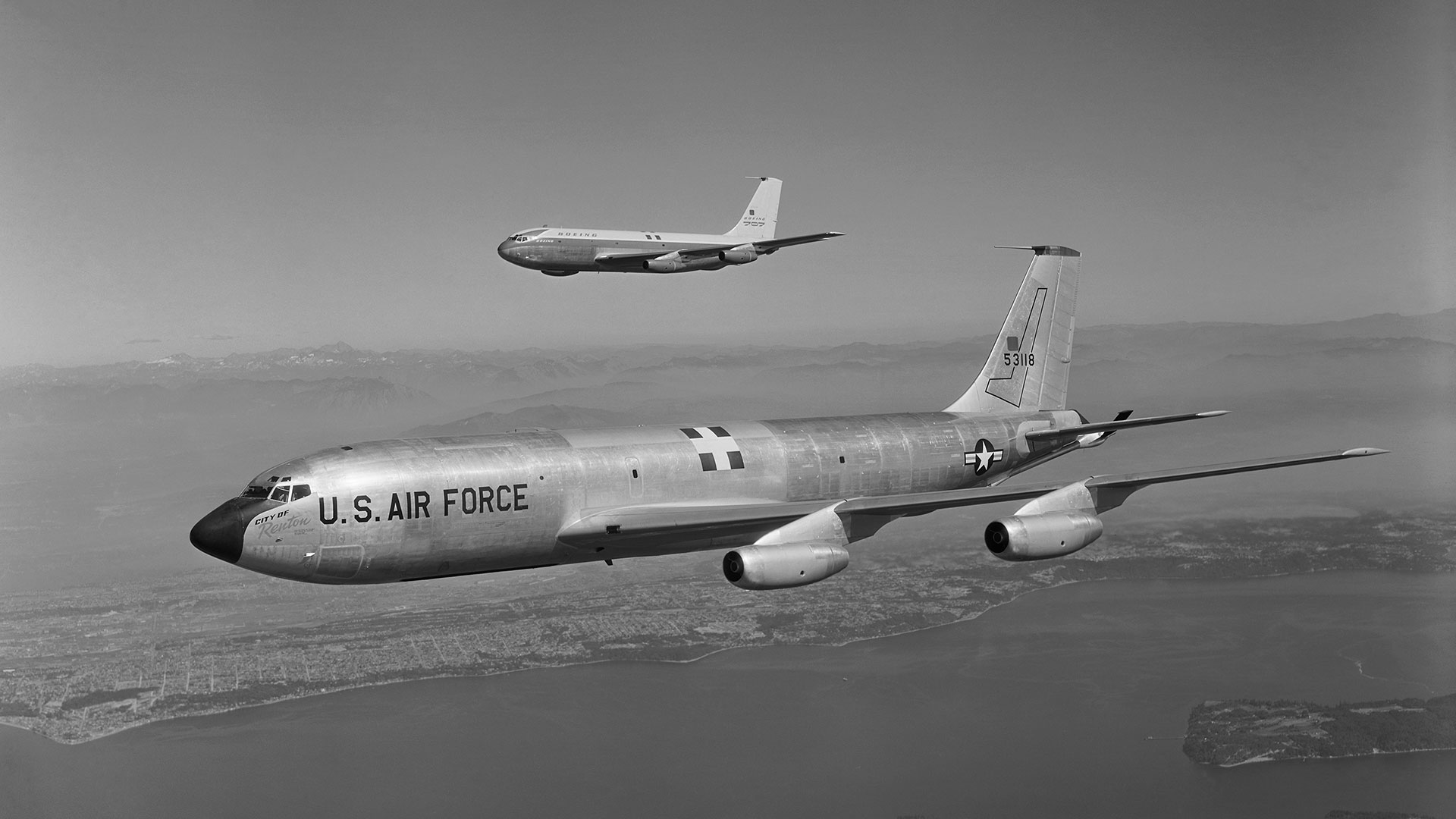 black and white photos of KC-135 and Dash-80 in flight