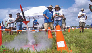 Boeing Space Launch System employees helped students build and launch rockets at the annual STEM Saturday Rocket Day in New Orleans. (STEM NOLA/ Kevin Perilliat photos)