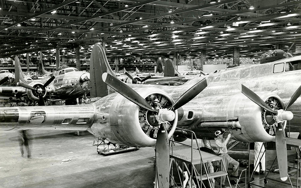 Close up of B-17 propellers in Plant 2, August 1942.