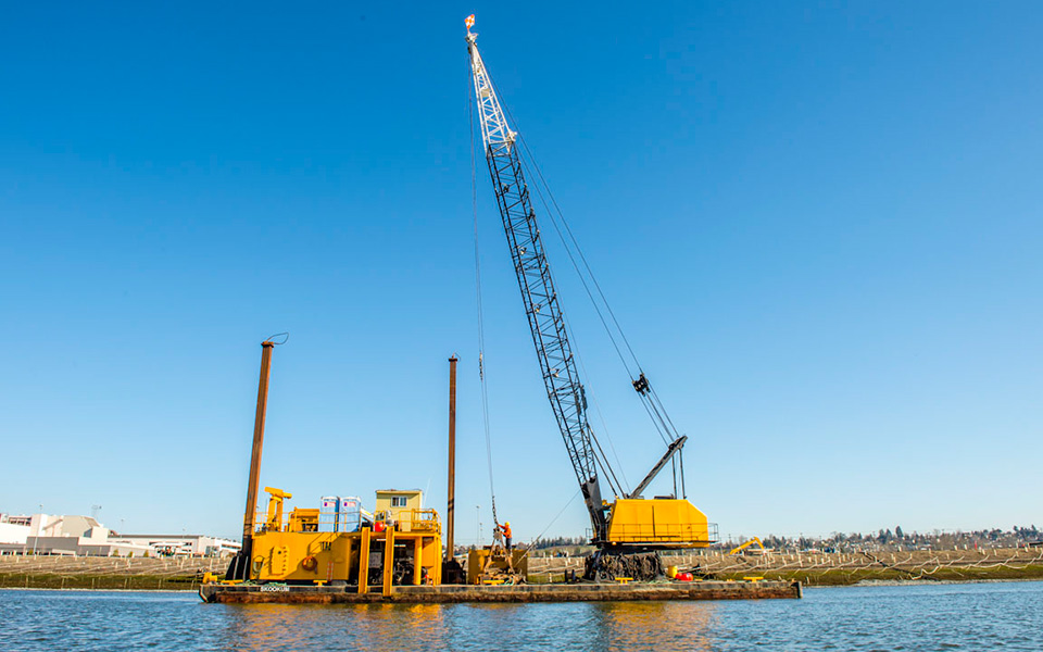 Dredge equipment.