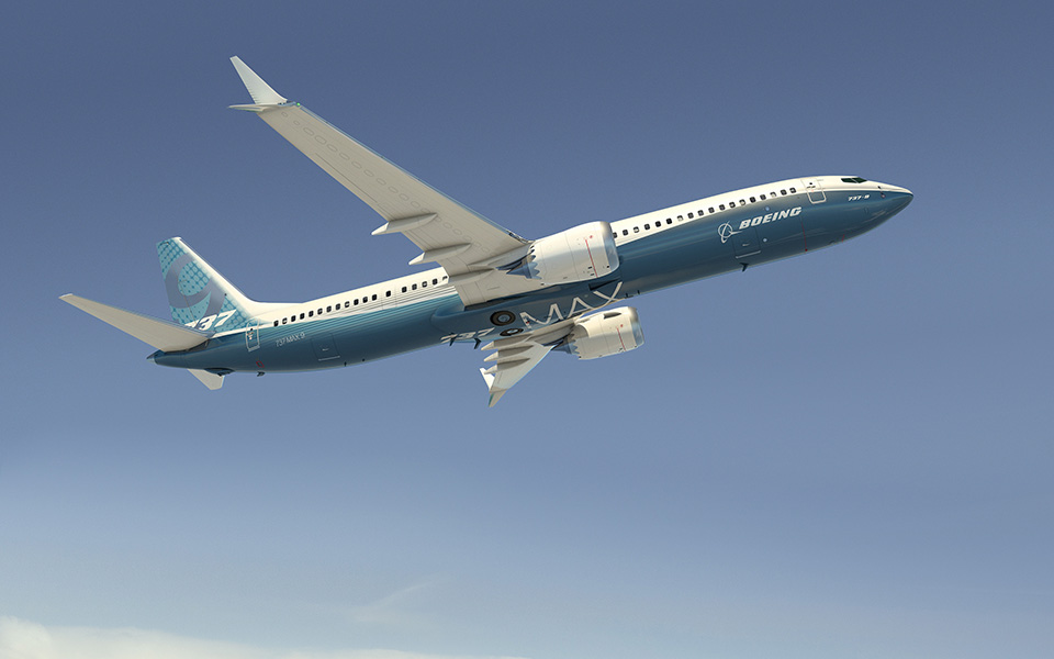 Image of the 7 3 7 MAX 8 in flight