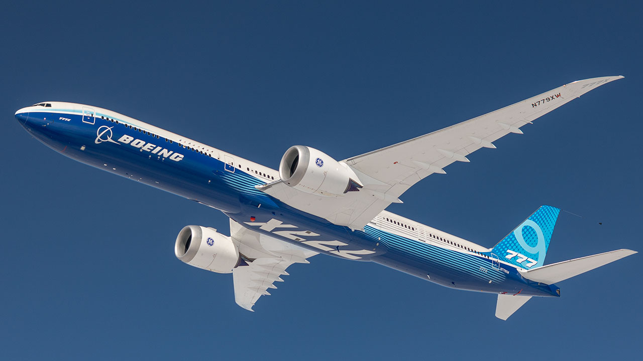 Picture of 7 7 7 x in flight.