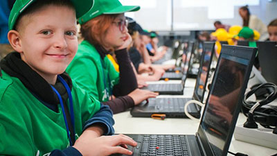 Ukrainian students learn coding at Boeing Poland